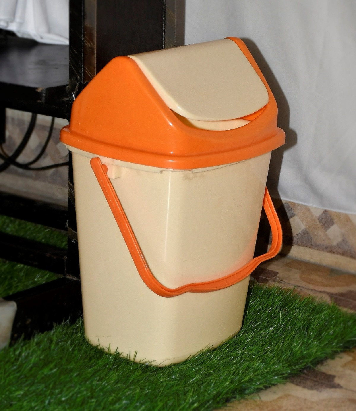 Kuber Industries 4 Pieces Pluto Plastic Swing Printed Garbage Waste Dustbin for Home, Office with Handle, 5 Liters (Cream & Purple)-KUBMART3114