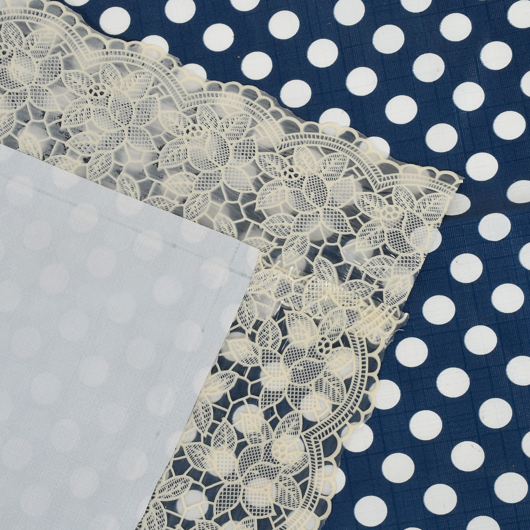 Kuber Industries Dot Printed PVC Table Runner For Farmhouse Dinner, Holiday Parties, Wedding, Events, Décor, 18
