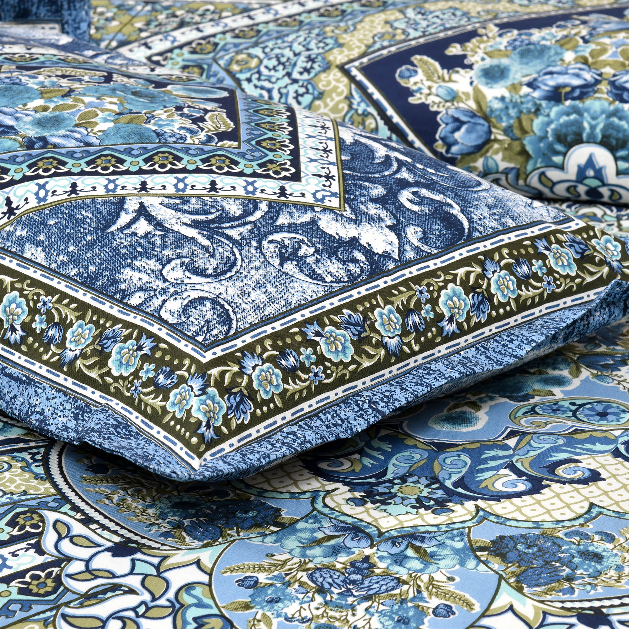 Kuber Industries Double Bedsheet with 2 Pillow Covers  186 TC Premium Cotton Bedsheet for Double Bed  Bedsheet for Living Room-Home  Hotels  Arabic Beauty Flower Square  100x108 Inch  Blue