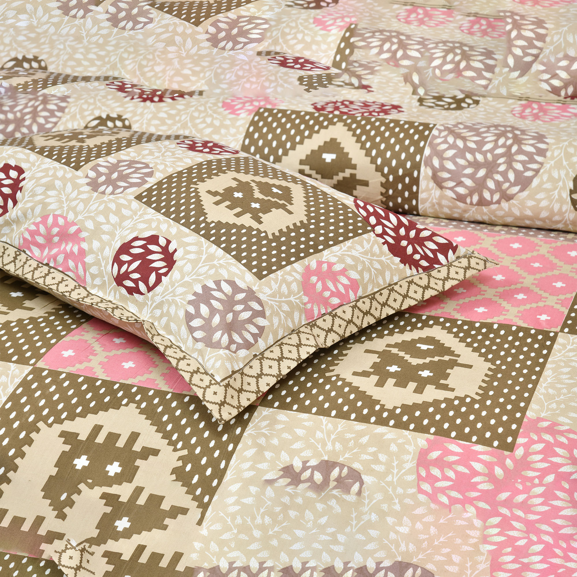 Kuber Industries Double Bedsheet with 2 Pillow Covers  186 TC Premium Cotton Bedsheet for Double Bed  Bedsheet for Living Room-Home  Hotels  Arabic Beauty Gola  100x108 Inch  Beige