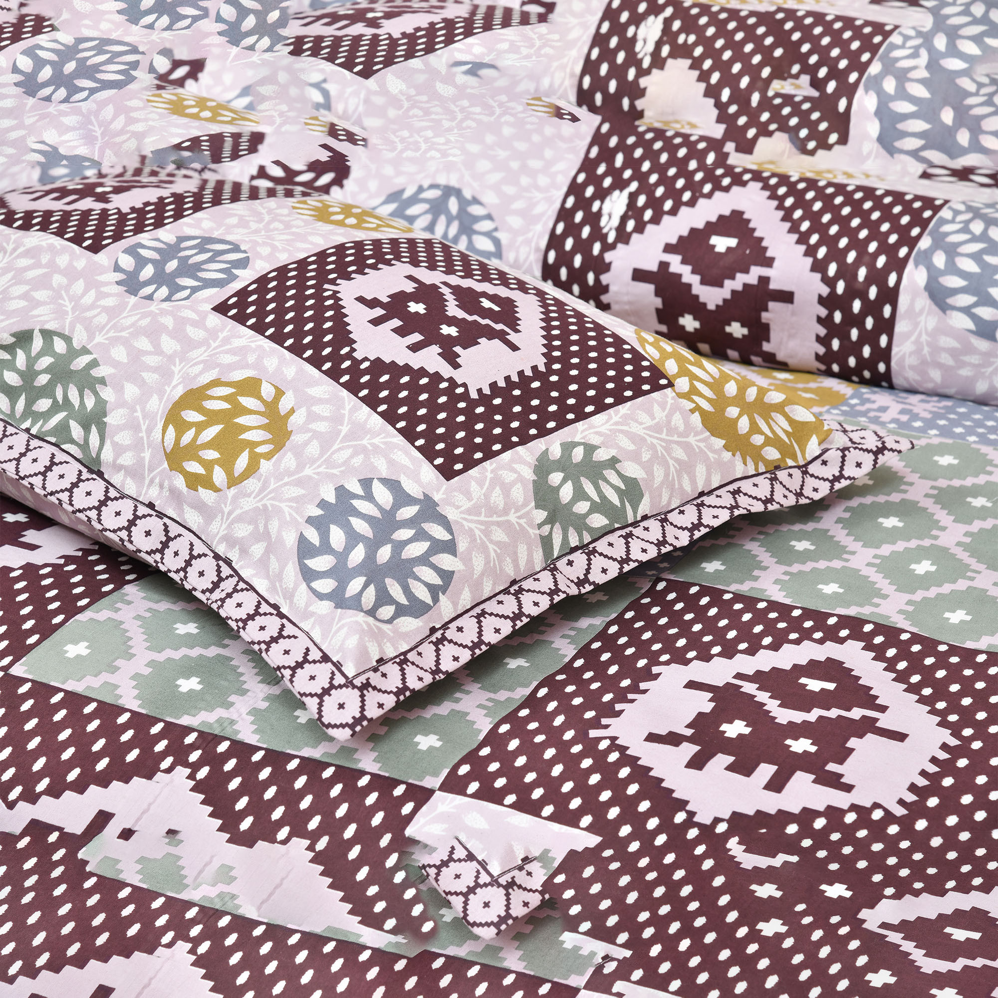 Kuber Industries Double Bedsheet with 2 Pillow Covers  186 TC Premium Cotton Bedsheet for Double Bed  Bedsheet for Living Room-Home  Hotels  Arabic Beauty Gola  100x108 Inch  Purple