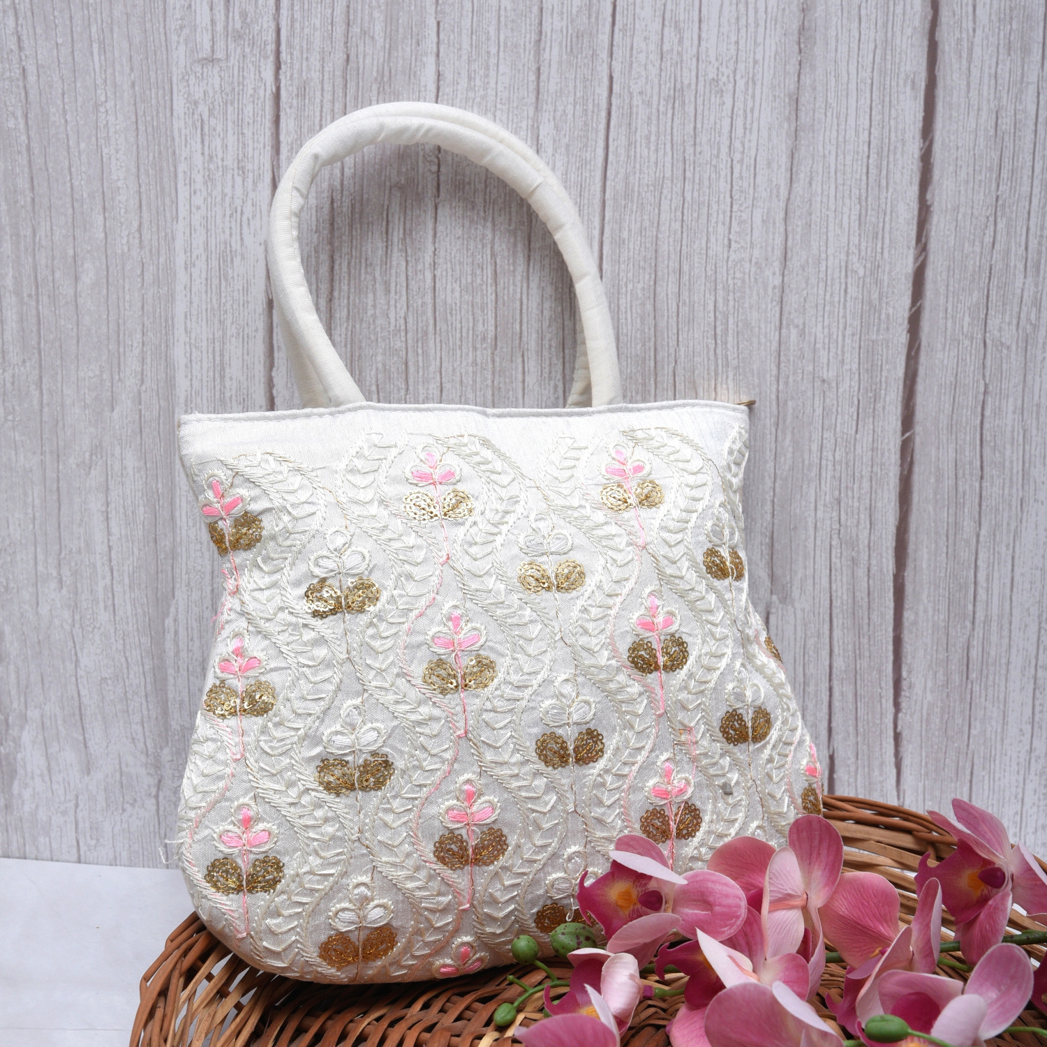 Kuber Industries Hand Bag | Traditional Hand Bag | Silk Wallet Hand Bag | Woman Tote Hand Bag | Ladies Purse Handbag | Gifts Hand Bag | Curved Shape Embroidery Hand Bag | Cream