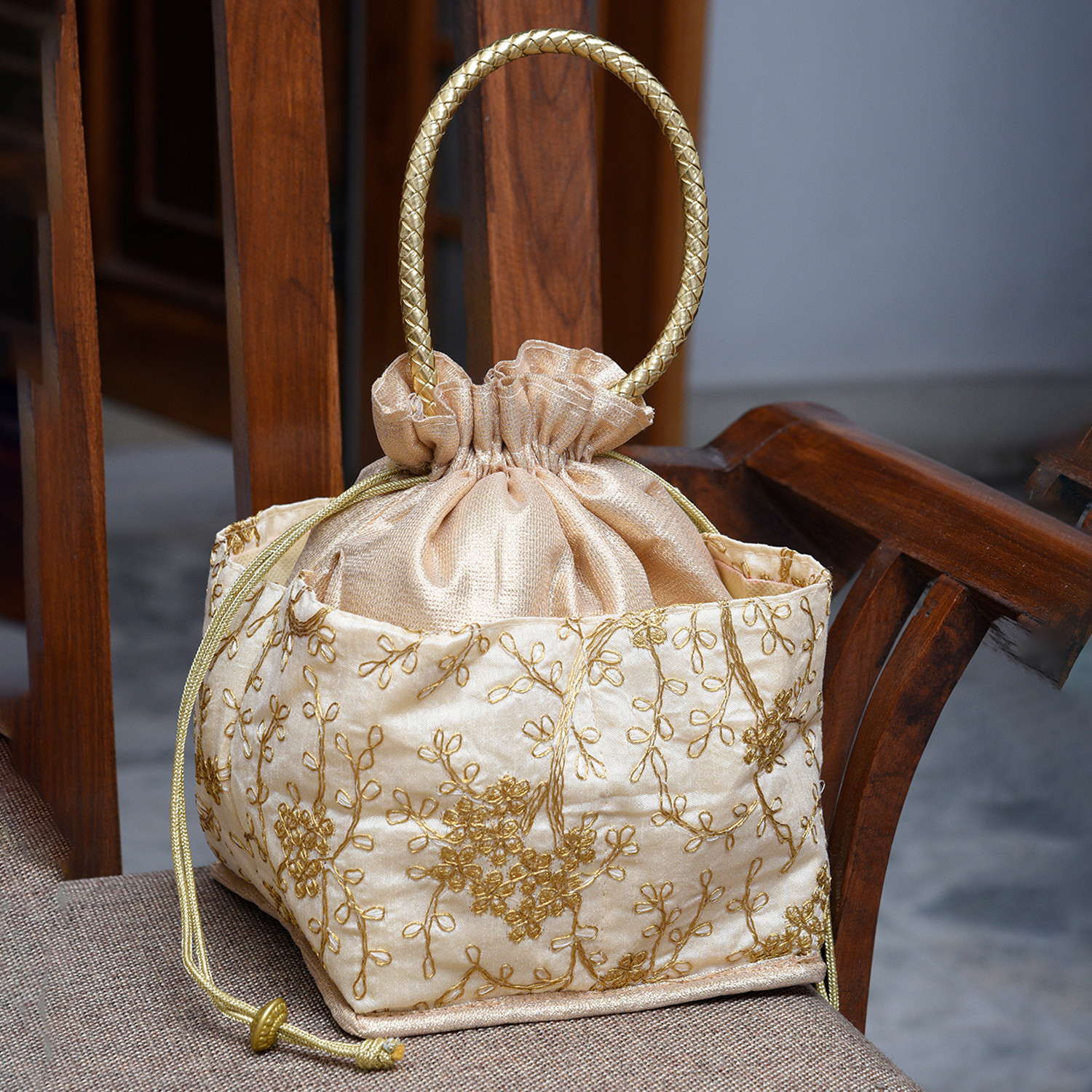 Kuber Industries Hand Bag|Silk Embroidery Drawstring Bag|Traditional Indian Handmade 5 Pocket Potli Bag with Golden Handle (Cream)