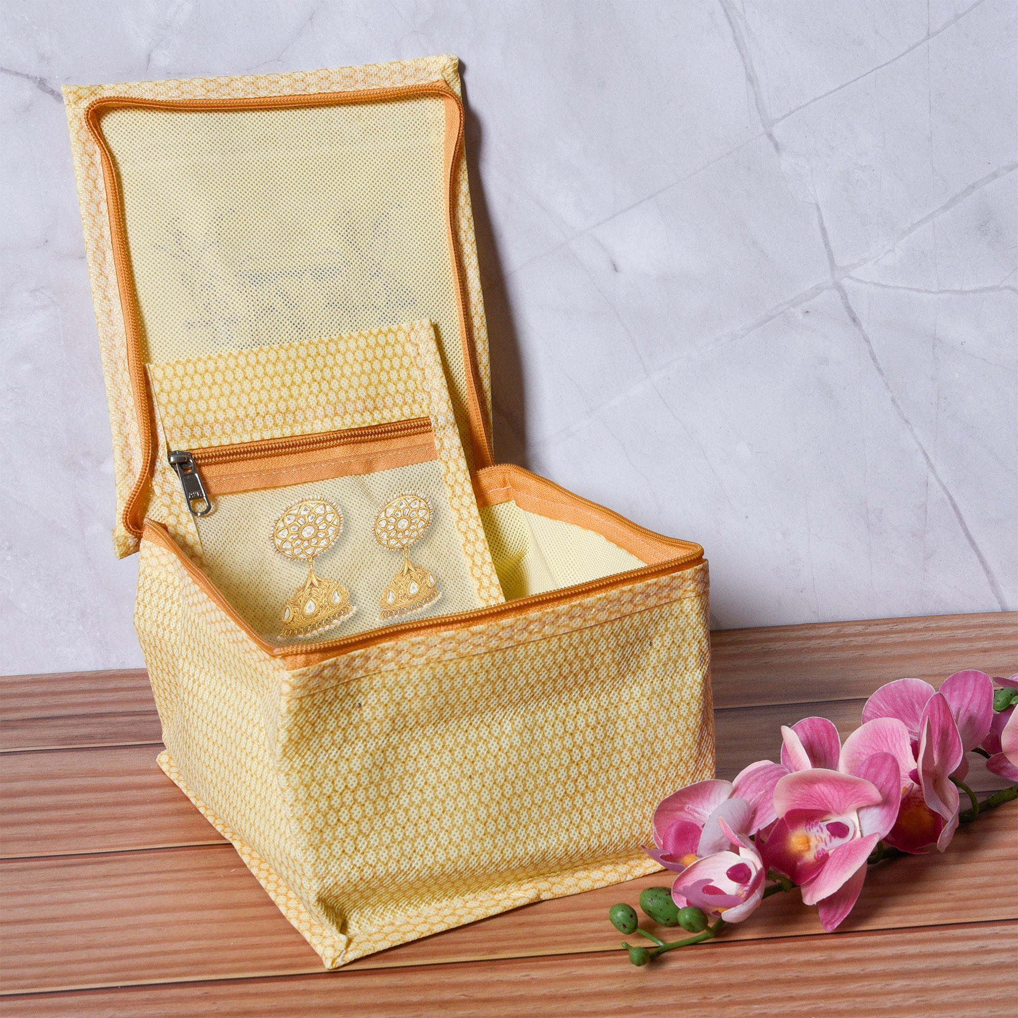 Kuber Industries Jewellery Kit | Locker Storage Kit | 10 Detachable Pouch | Jewellery Storage Bag | Travel Square Jewellery Box | Vanity Box for woman | Palki Locker Kit | Small | Golden