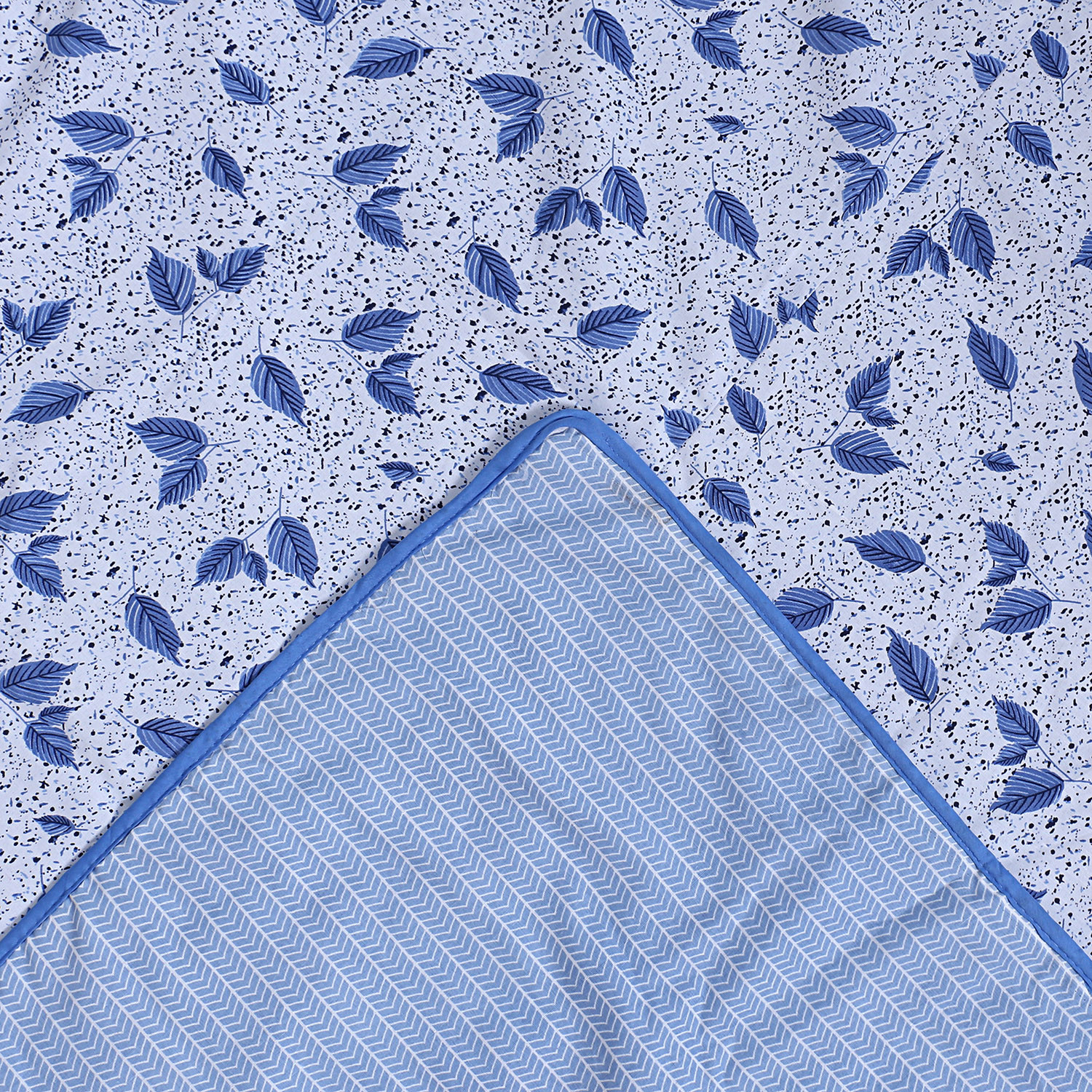 Kuber Industries Lightweight Leaf Design Cotton Reversible Double Bed Dohar|AC Blanket For Home & Travelling (White)