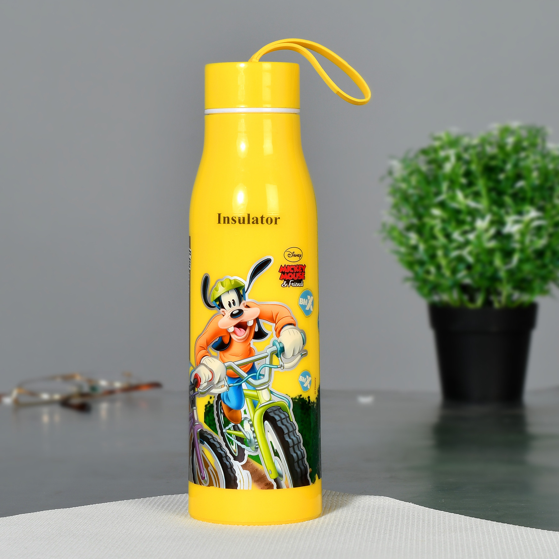 Kuber Industries Mickey Mouse & Friends Printed BPA Free Food Grade Insulated Water Bottle For Kids-600ml (Yellow)