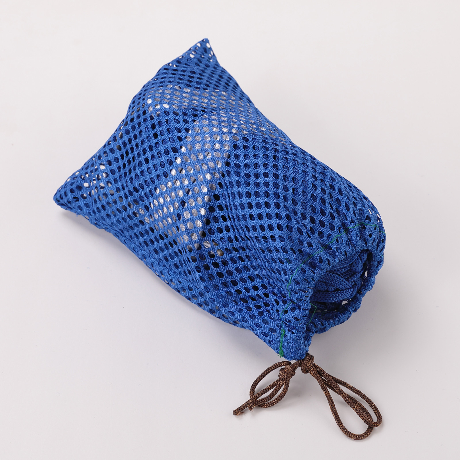 Kuber Industries Nylon Rope Travel Hammock |Garden Hammock Swing For Adults|100 KG Load Bearing Capicity|Including 2 Rope, 1 Bag (Blue)