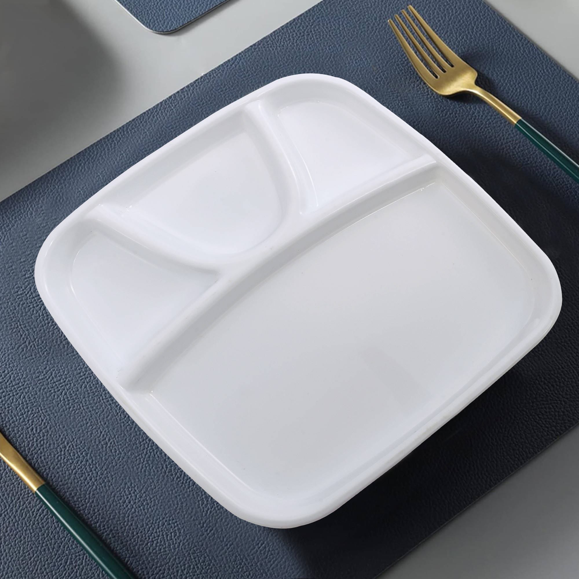 Kuber Industries Pack of 3 BPA Free Plastic Microwave Safe Plates for Meal  4 Sections Plate for Diet Food Breakfast Lunch  Dinner  Reusable Microwave Plate for Heating  Plain White