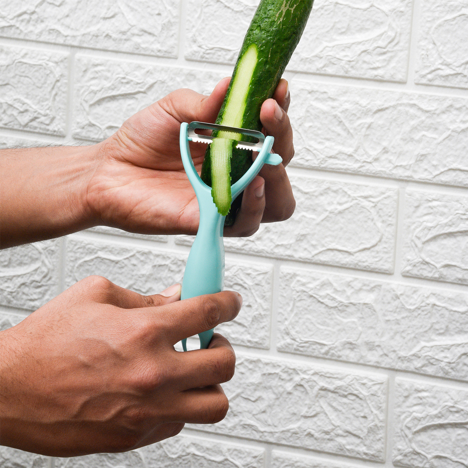 Kuber Industries Peeler|Plastic Vegetable Peeler|Fruit Peeler|Non-Slip Handle|Steel Sharp Straight Blade|Y Shaped Peeler|Kitchen Peeler|Pack of 3 (Multicolor)