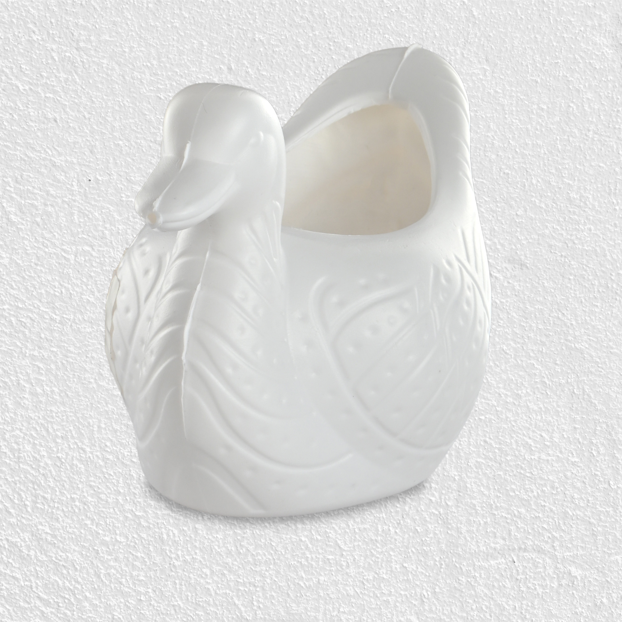 Kuber Industries Plastic Duck Shape Small Plant Pot for Home Decor and Office Desk  Decorative Table Flower Pot for Living Room  Planters Garden Decoration Items  White