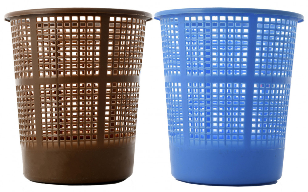Kuber Industries Plastic Mesh Dustbin Garbage Bin for Office use, School, Bedroom,Kids Room, Home, Multi Purpose,5 Liters (Blue &amp; Brown)