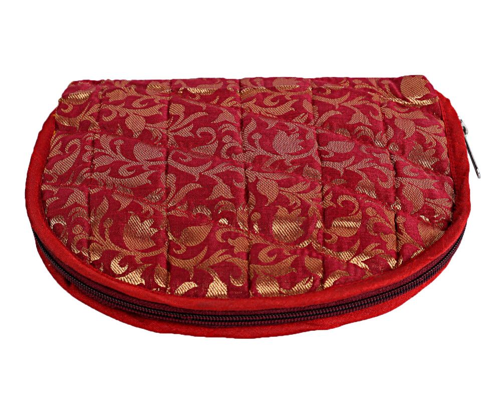Kuber Industries Polyester Jacquard Print Toiletry Organizer With 4 Transparent Poches &amp; 1 Extra Compartment,Zipper Closure (Red)