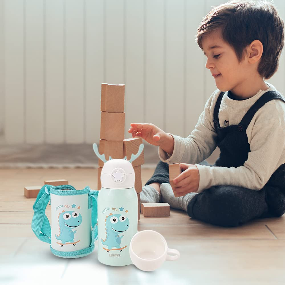 Kuber Industries Sipper Water Bottle for Kids, Vacuum Insulated Stainless Steel Flask with Straw, Cup & Holder Bag, Double Walled Flask, Leak Proof, BPA Free, 500 ml (Pack of 1)