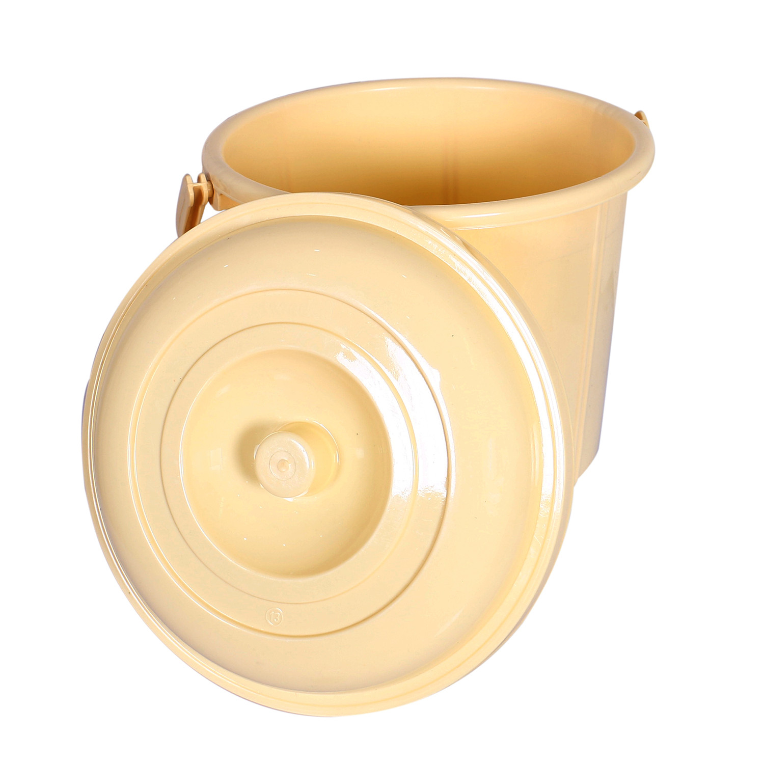 Kuber Industries Unbreakable Plastic Durable & Lightweight Strong Bathroom Bucket With Lid And Handle,13 Ltr.(Cream)