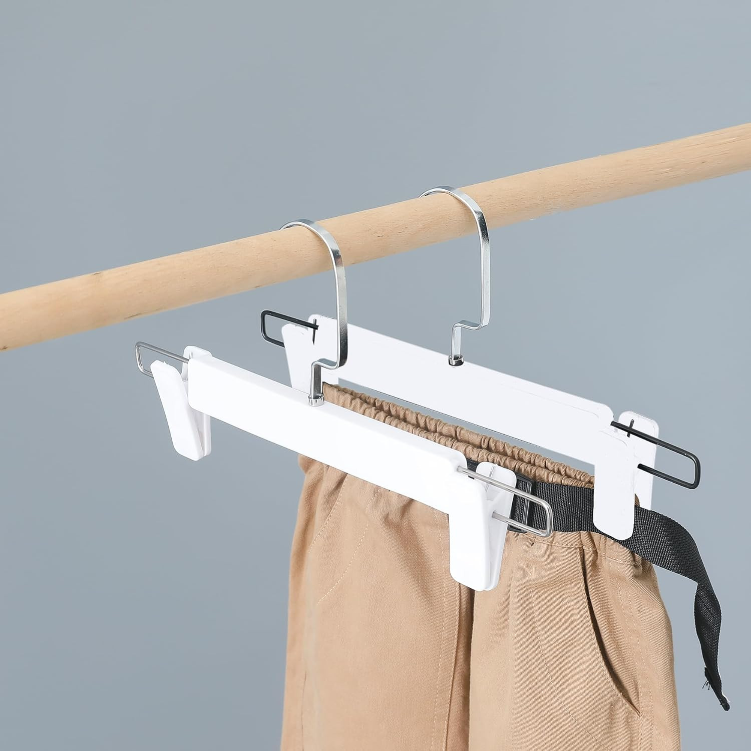 Kuber IndustriesRecycled Plastic Cloth Hanger Set of 5 With Chromed Plated Steel Hook (White)